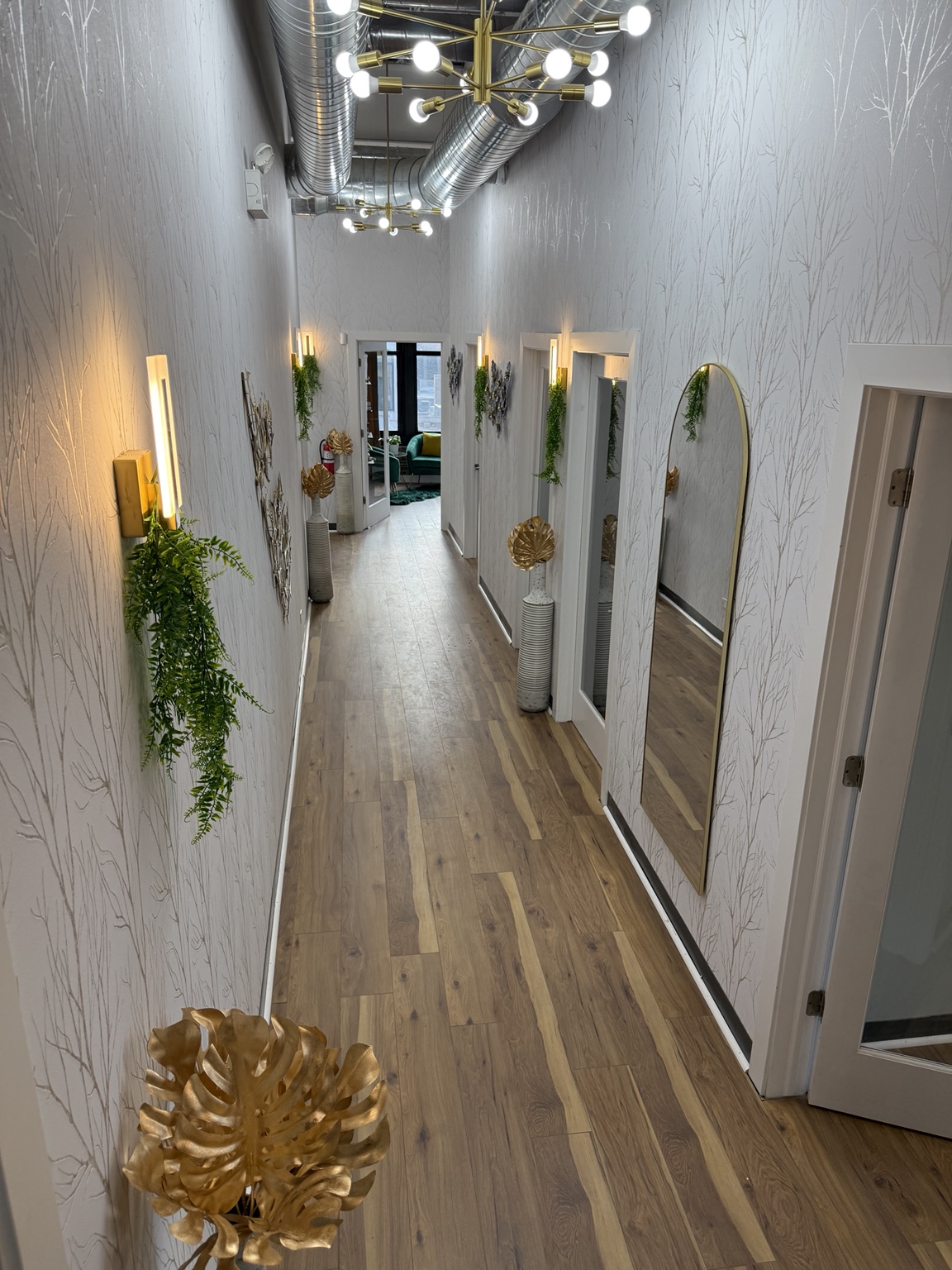 Inside the Suites Off The Shore South Loop Chicago location
